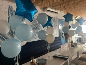 Elegant Blue & White Balloon Table Decoration