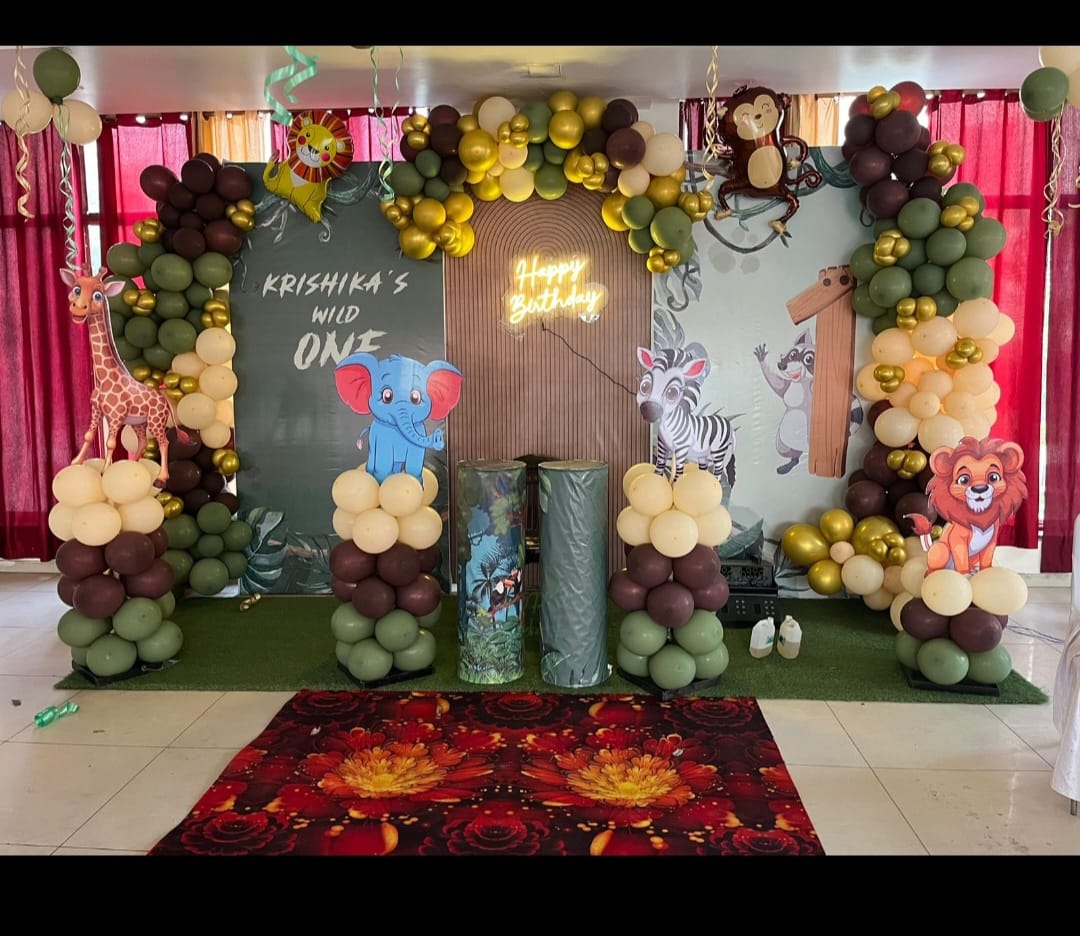 Jungle Theme Balloon Decoration