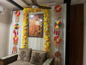 Elegant Guru Ji Satsang Decoration with Traditional Floral & Ethnic Accents